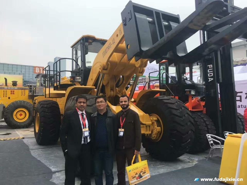 2017年厦门华体会体育-足球篮球直播平台